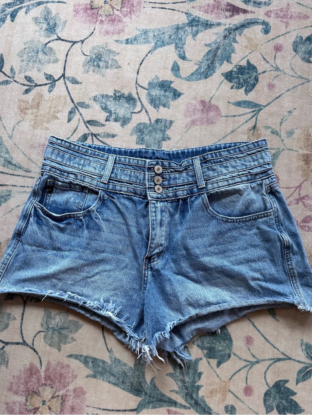 KanCan Triple-Button High Waist Frayed Hem Jean Shorts - Light Blue